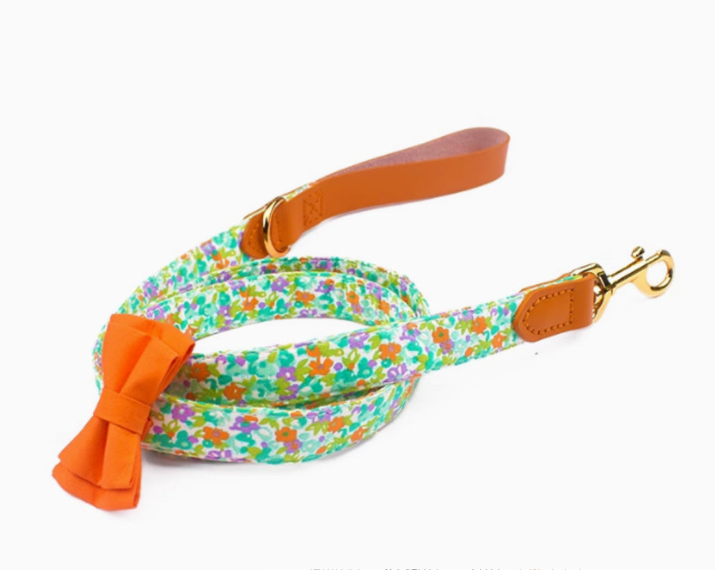 Cowhide Hand Holding Rope